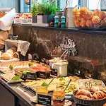 Отель One Berlin-upper West 3*