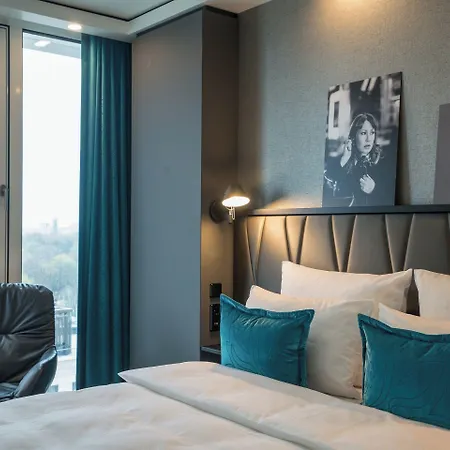 One Berlin-upper West 3*