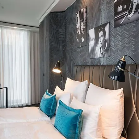 One Berlin-upper West 3* Berlín