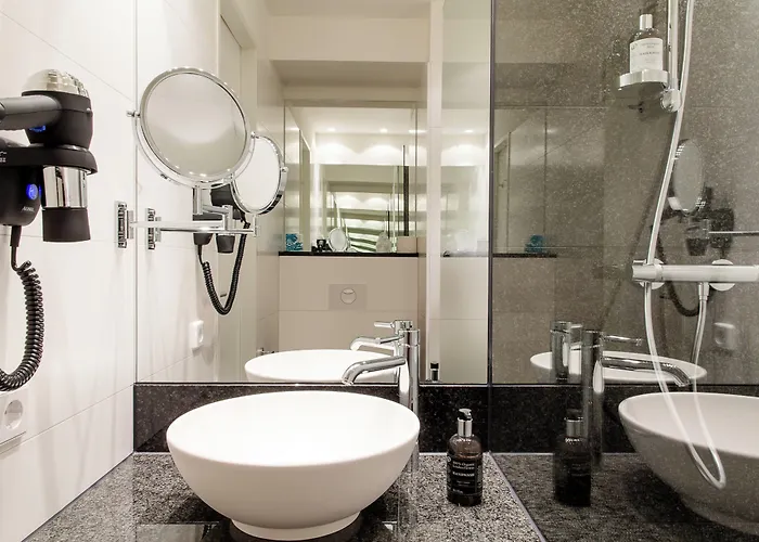 One Berlin-upper West 3*